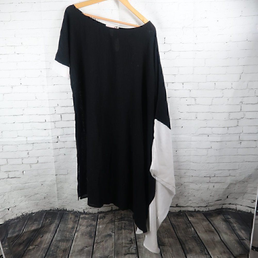VICTORIA'S SECRET BLACK & WHITE COLORBLOCK ASYMMETRICAL BEACH COVER UP SIZE S